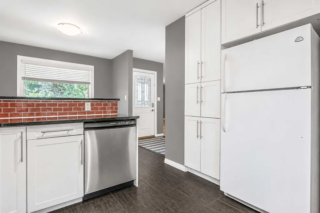 808 2 Avenue W Brooks AB T1R 0B6