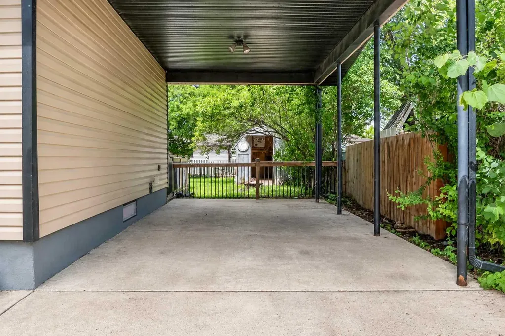 808 2 Avenue W Brooks AB T1R 0B6