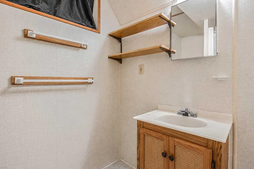 808 2 Avenue W Brooks AB T1R 0B6