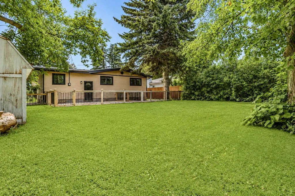 808 2 Avenue W Brooks AB T1R 0B6