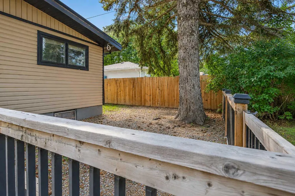 808 2 Avenue W Brooks AB T1R 0B6