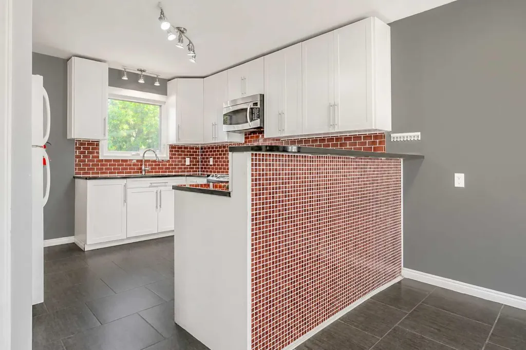 808 2 Avenue W Brooks AB T1R 0B6