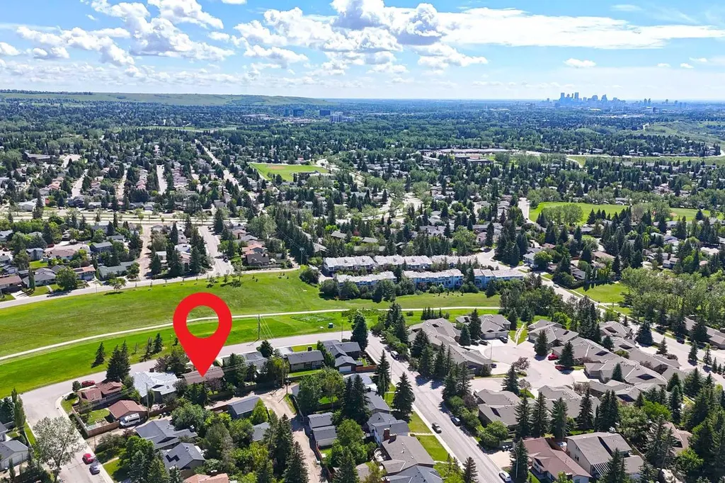243 Silvercreek Drive NW Calgary AB T3B4H1