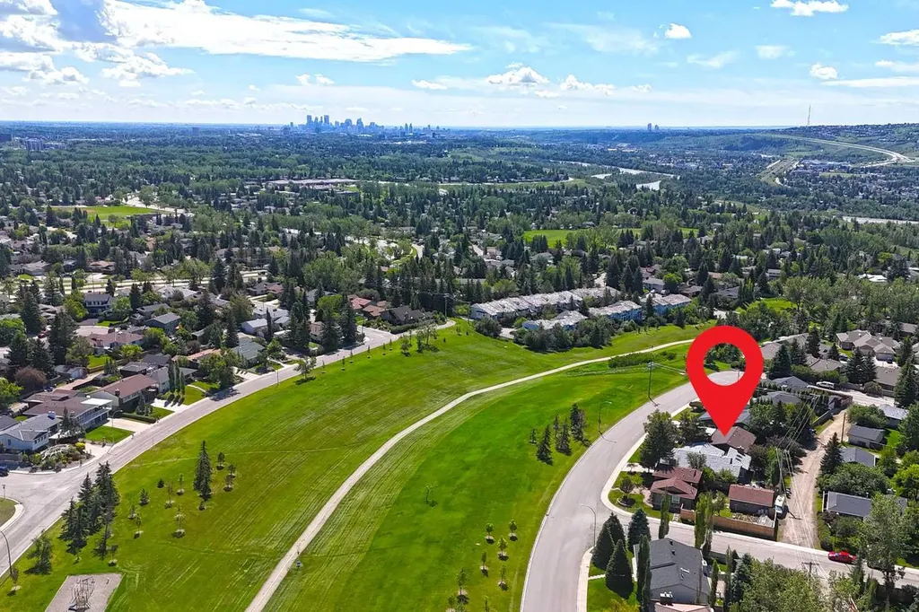 243 Silvercreek Drive NW Calgary AB T3B4H1