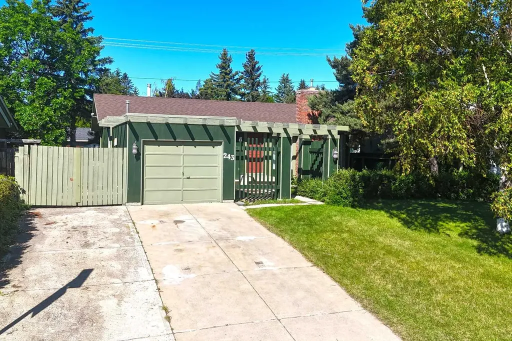 243 Silvercreek Drive NW Calgary AB T3B4H1