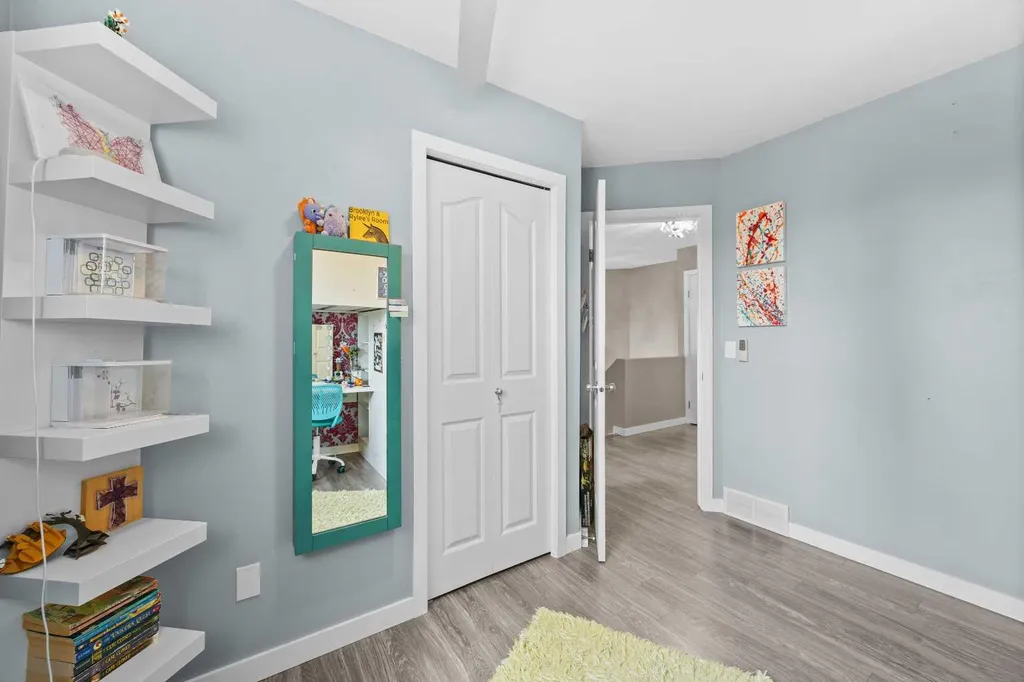 19 Tuscany Ridge Heights NW Calgary AB T3L 2K6