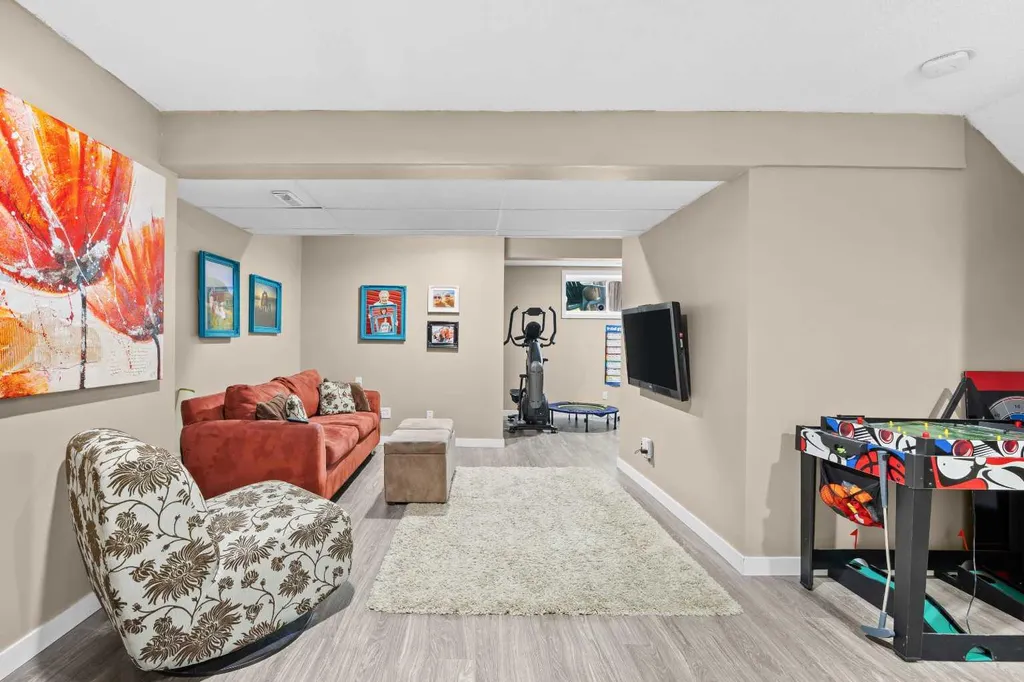 19 Tuscany Ridge Heights NW Calgary AB T3L 2K6