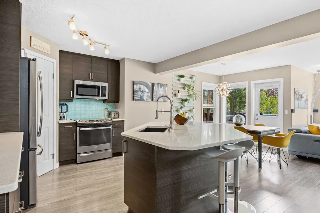 19 Tuscany Ridge Heights NW Calgary AB T3L 2K6