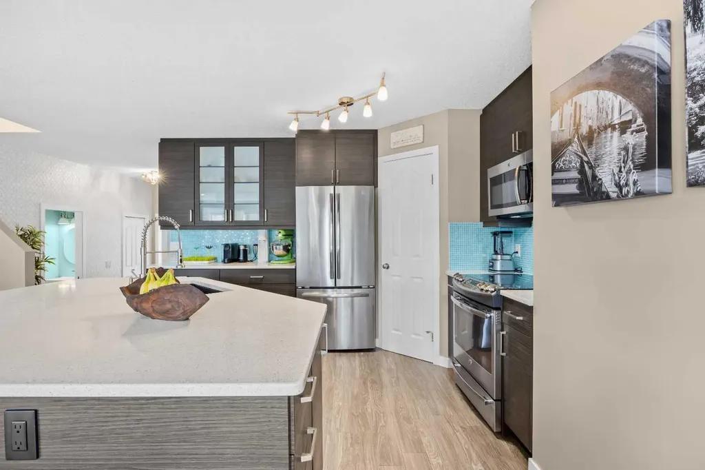 19 Tuscany Ridge Heights NW Calgary AB T3L 2K6