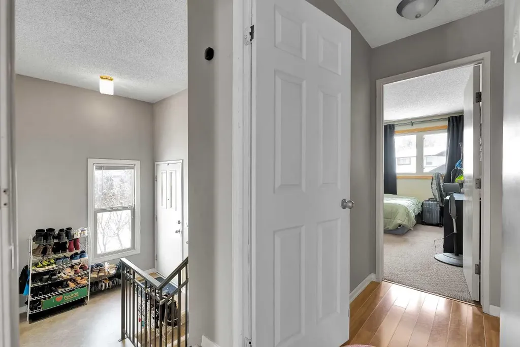 107 Silvergrove Road NW Calgary AB T3B 4Z6