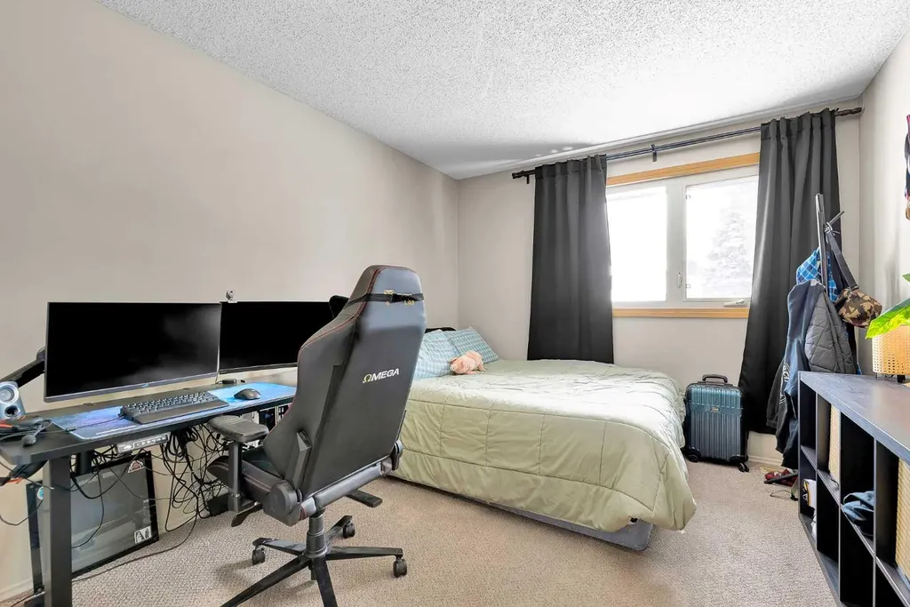 107 Silvergrove Road NW Calgary AB T3B 4Z6