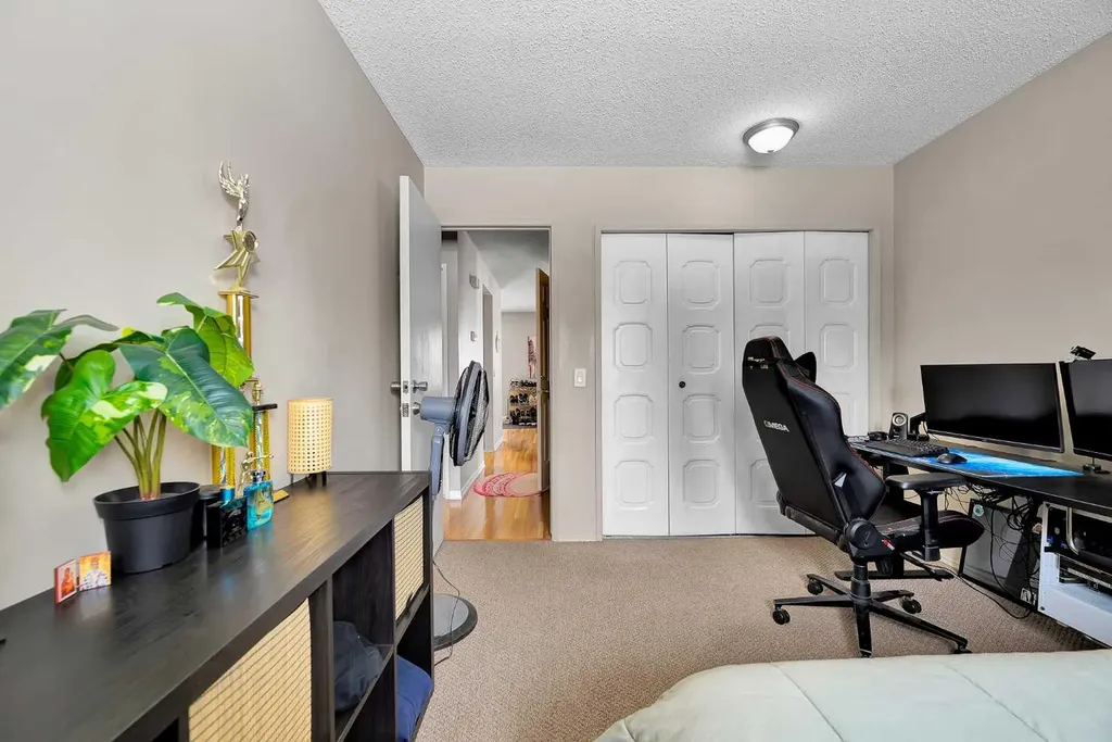 107 Silvergrove Road NW Calgary AB T3B 4Z6