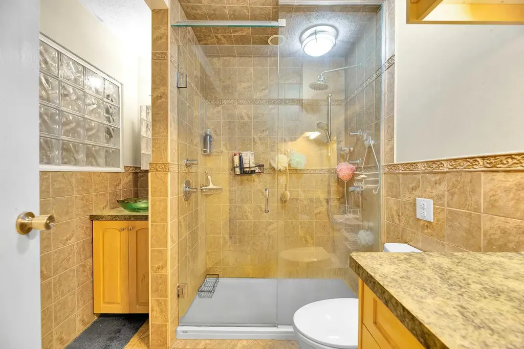 107 Silvergrove Road NW Calgary AB T3B 4Z6