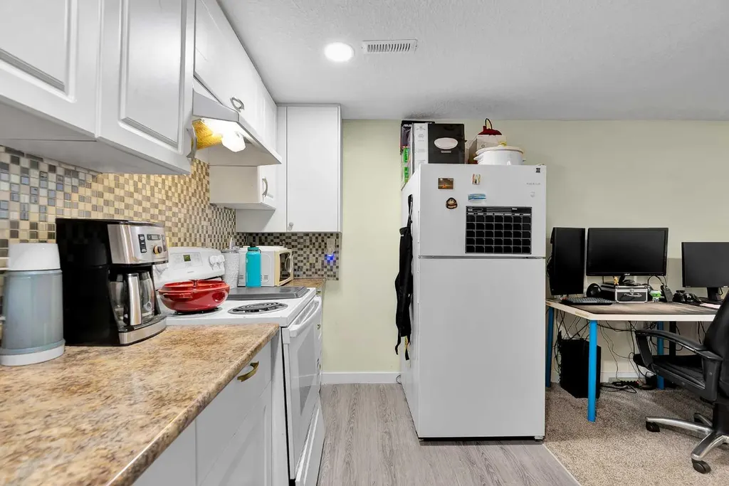 107 Silvergrove Road NW Calgary AB T3B 4Z6