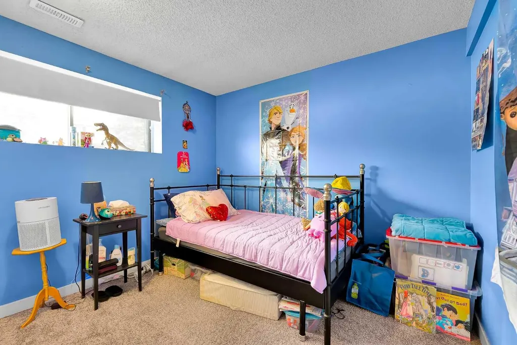 107 Silvergrove Road NW Calgary AB T3B 4Z6