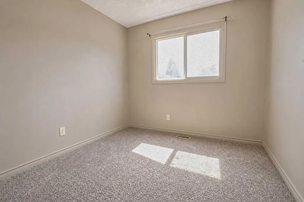 9309 103 Avenue Grande Prairie AB T8V 1E1