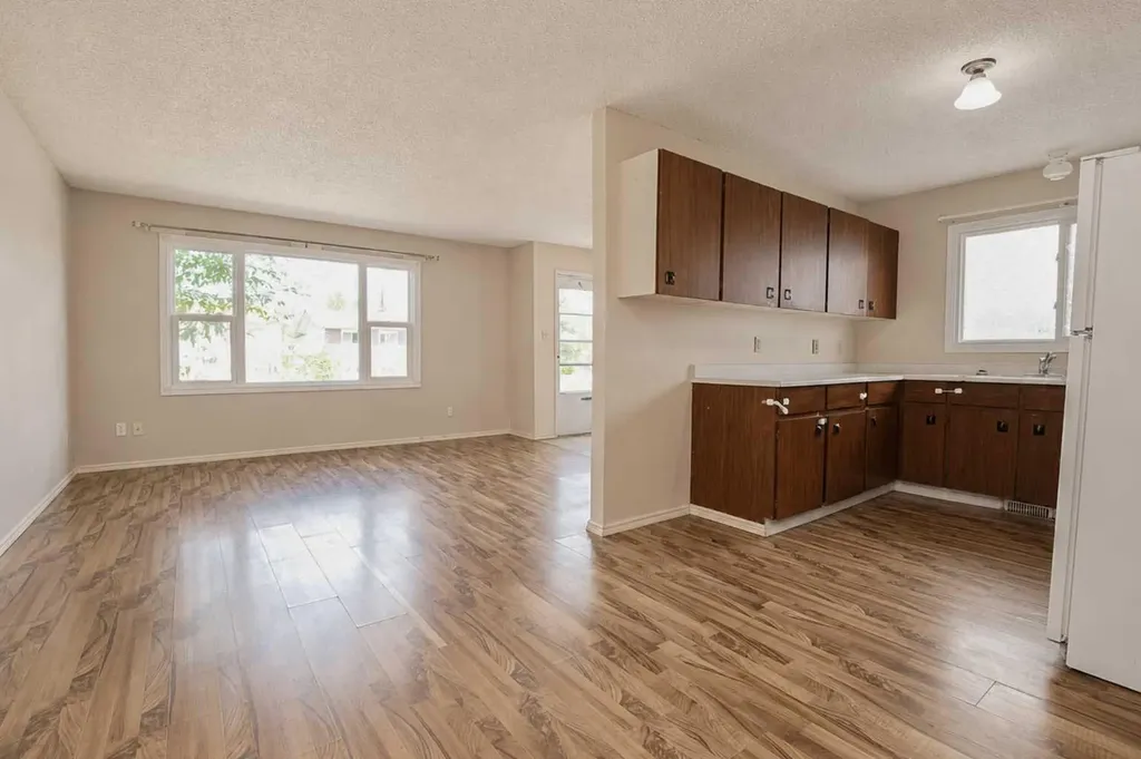 9309 103 Avenue Grande Prairie AB T8V 1E1