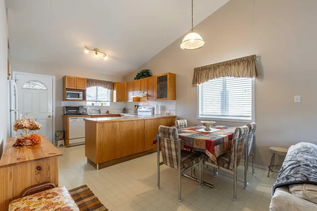 187 Cougar Way N Lethbridge AB T1H 6P4