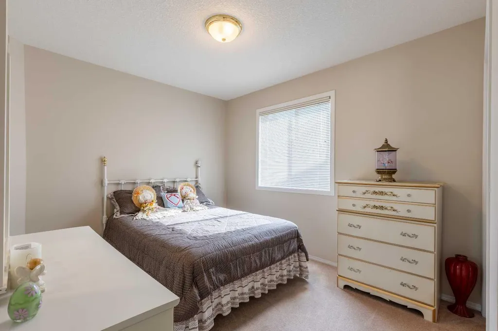 187 Cougar Way N Lethbridge AB T1H 6P4