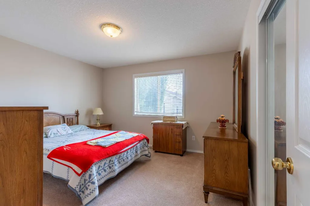 187 Cougar Way N Lethbridge AB T1H 6P4