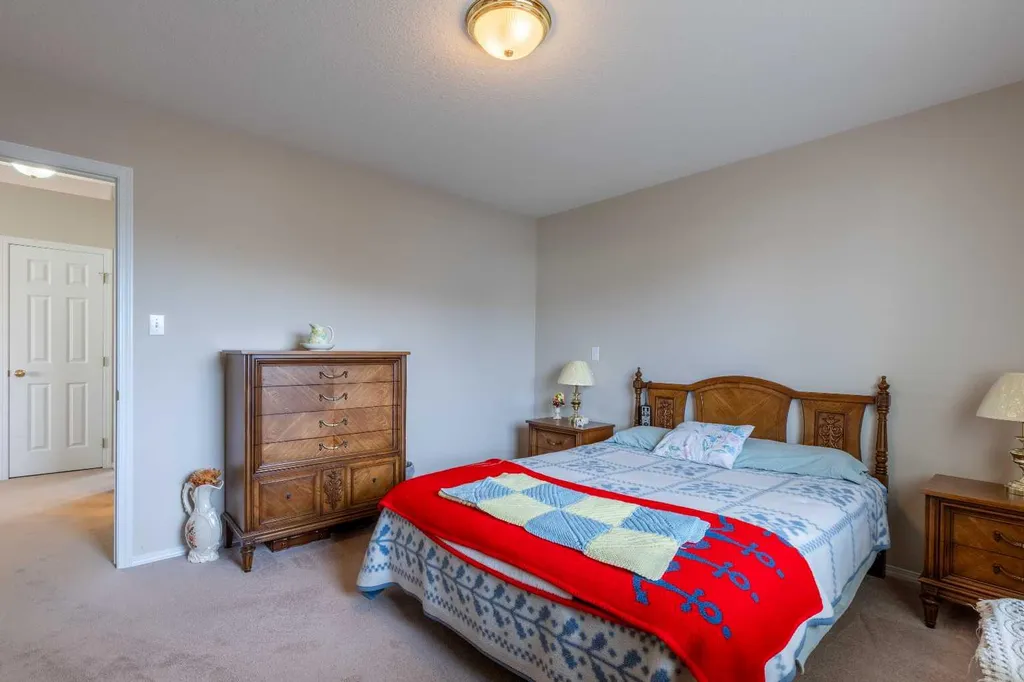 187 Cougar Way N Lethbridge AB T1H 6P4
