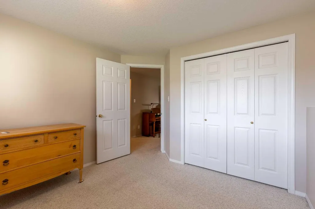 187 Cougar Way N Lethbridge AB T1H 6P4