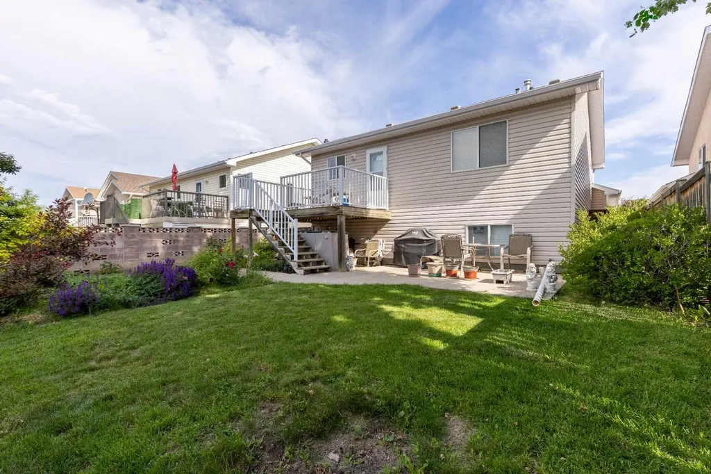 187 Cougar Way N Lethbridge AB T1H 6P4