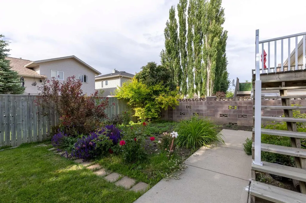 187 Cougar Way N Lethbridge AB T1H 6P4