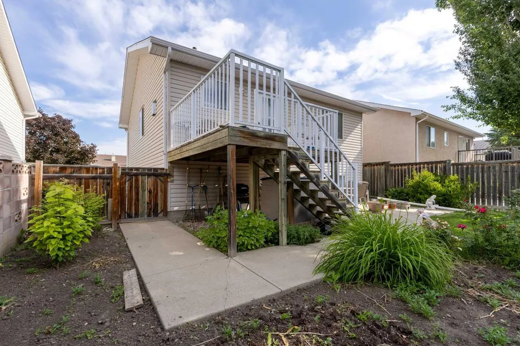 187 Cougar Way N Lethbridge AB T1H 6P4