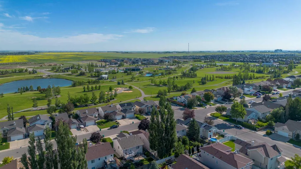 187 Cougar Way N Lethbridge AB T1H 6P4