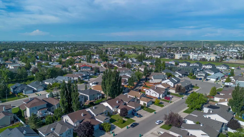 187 Cougar Way N Lethbridge AB T1H 6P4