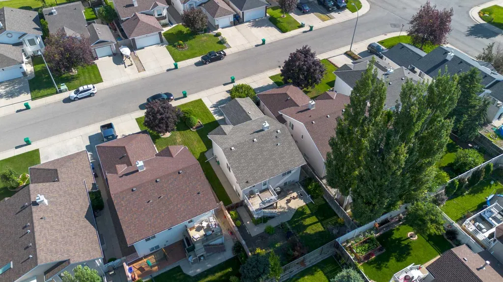187 Cougar Way N Lethbridge AB T1H 6P4