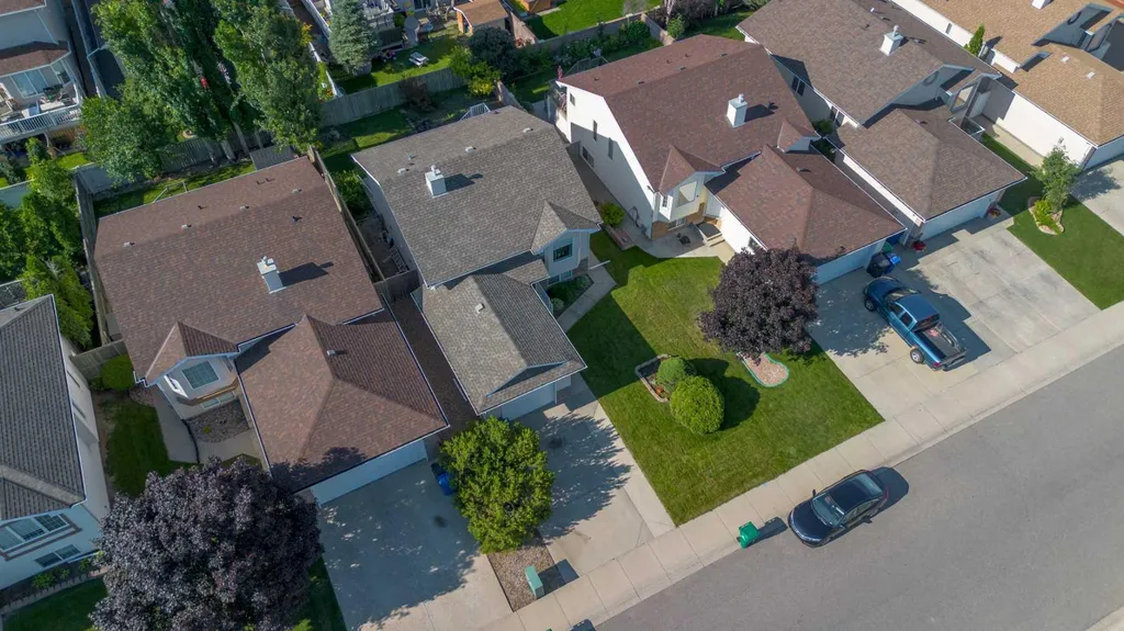 187 Cougar Way N Lethbridge AB T1H 6P4