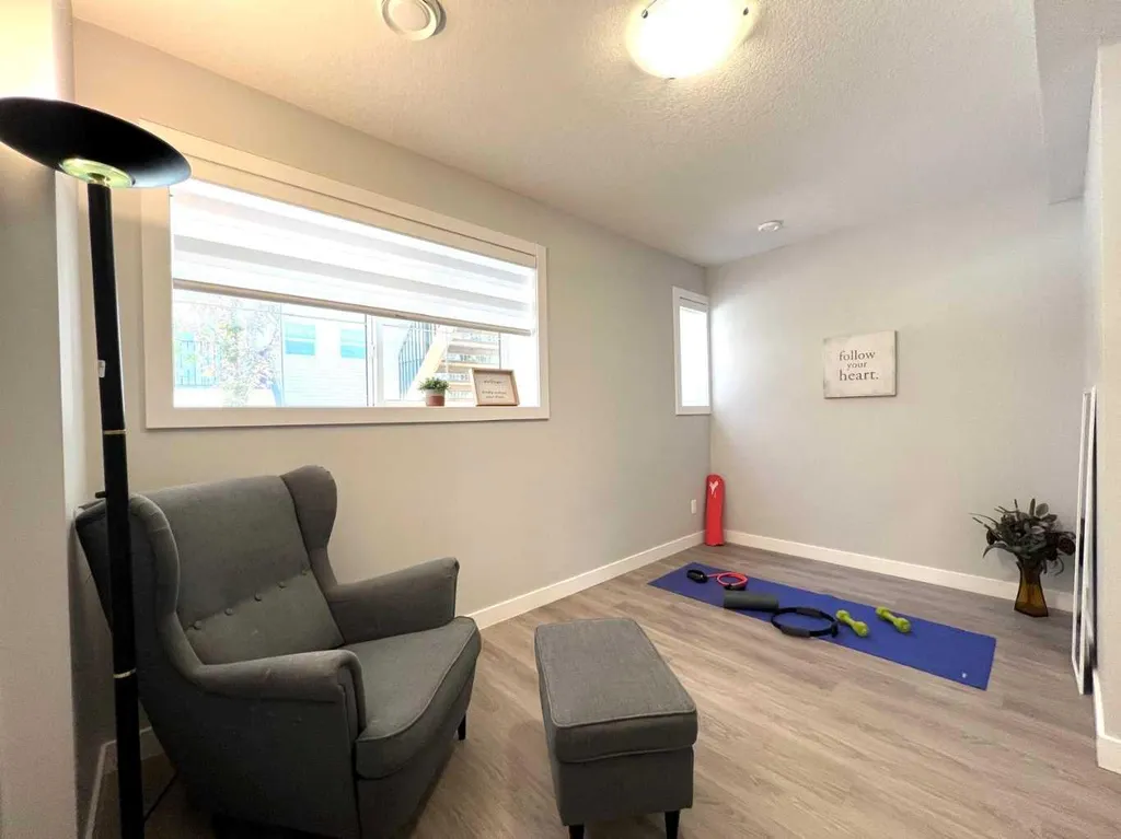 734 Sage Hill Grove NW Calgary AB T3R 2A2