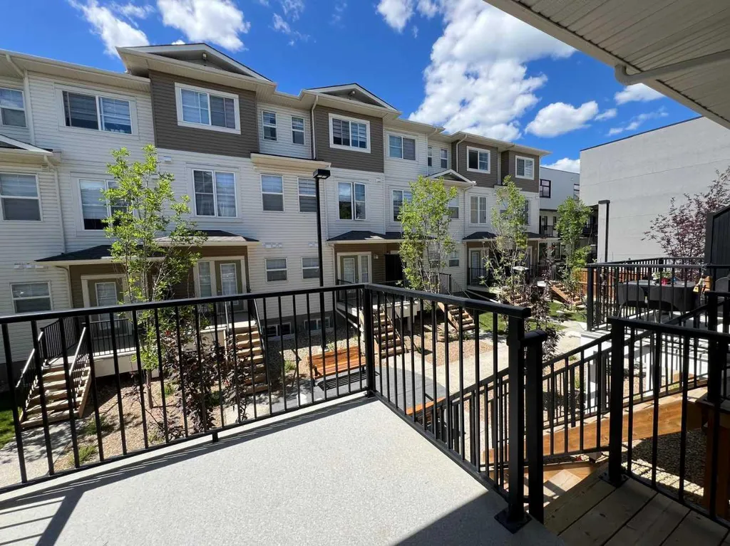 734 Sage Hill Grove NW Calgary AB T3R 2A2