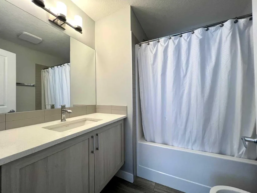 734 Sage Hill Grove NW Calgary AB T3R 2A2