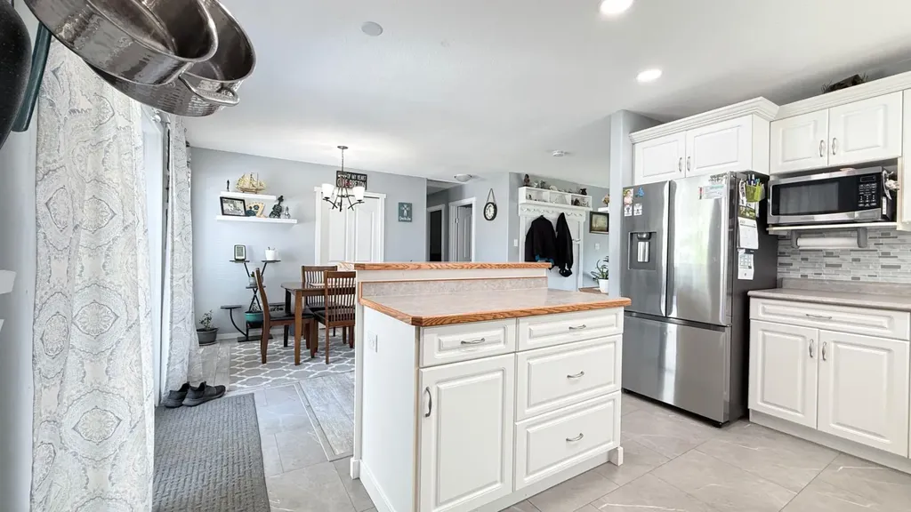 90 4 Street E Lashburn SK S0M 1H0