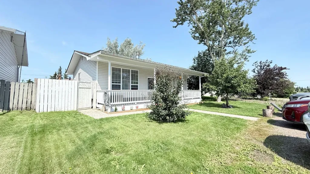 90 4 Street E Lashburn SK S0M 1H0