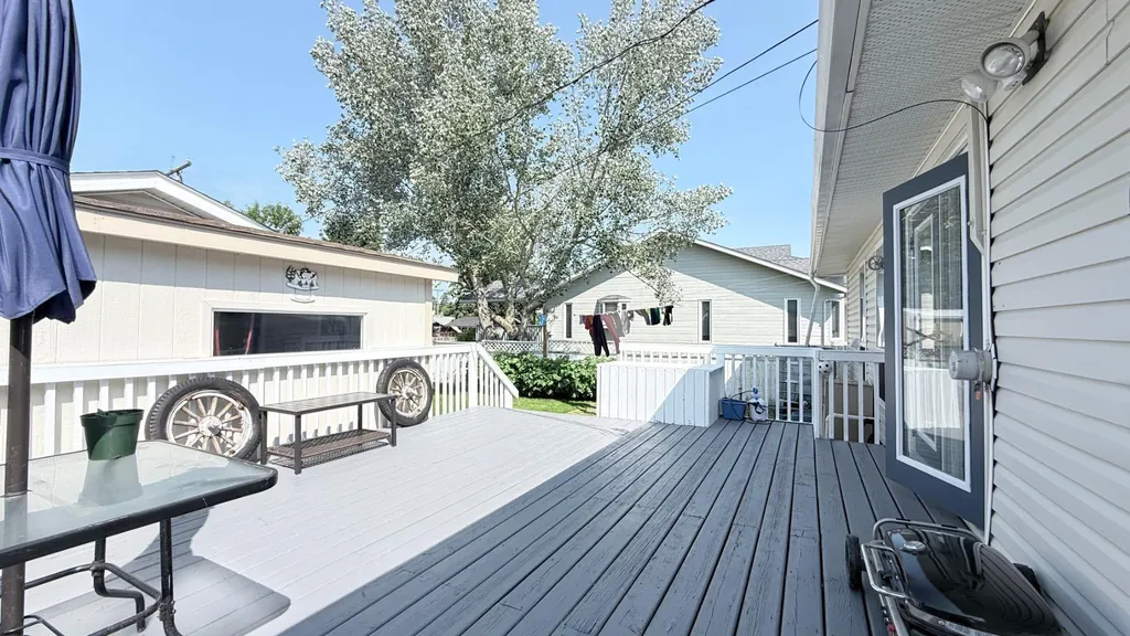 90 4 Street E Lashburn SK S0M 1H0