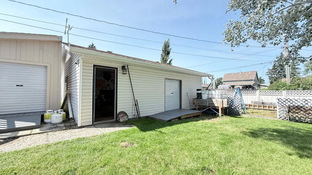 90 4 Street E Lashburn SK S0M 1H0