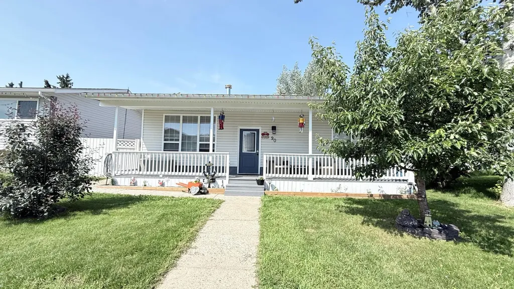 90 4 Street E Lashburn SK S0M 1H0