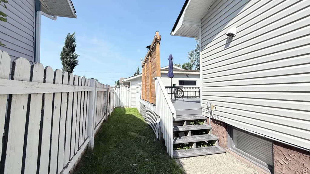 90 4 Street E Lashburn SK S0M 1H0
