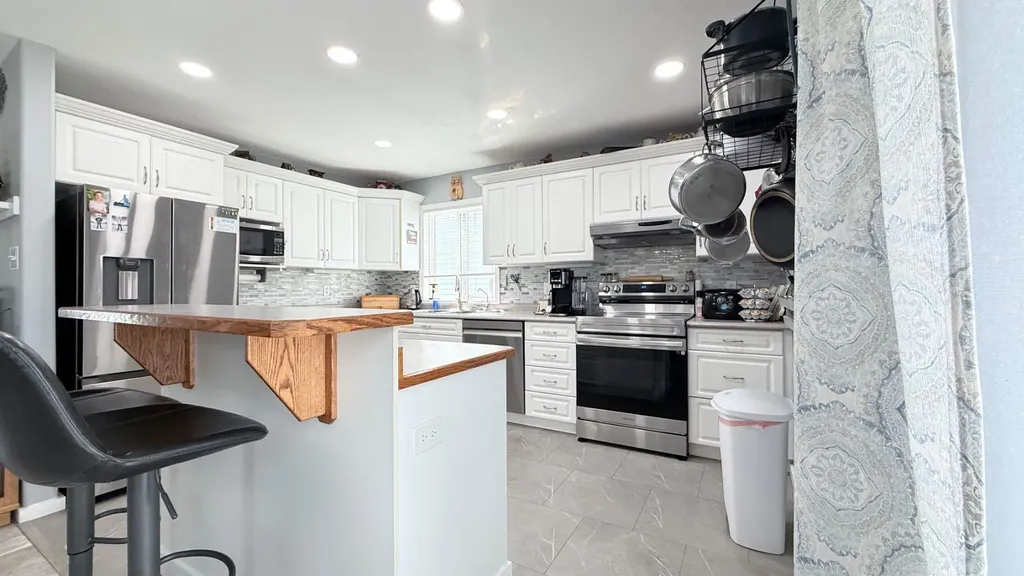 90 4 Street E Lashburn SK S0M 1H0
