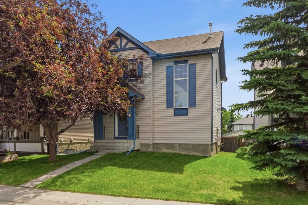 241 Somerside Close SW Calgary AB T2Y 4B6