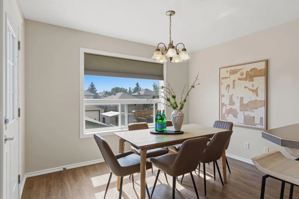 241 Somerside Close SW Calgary AB T2Y 4B6