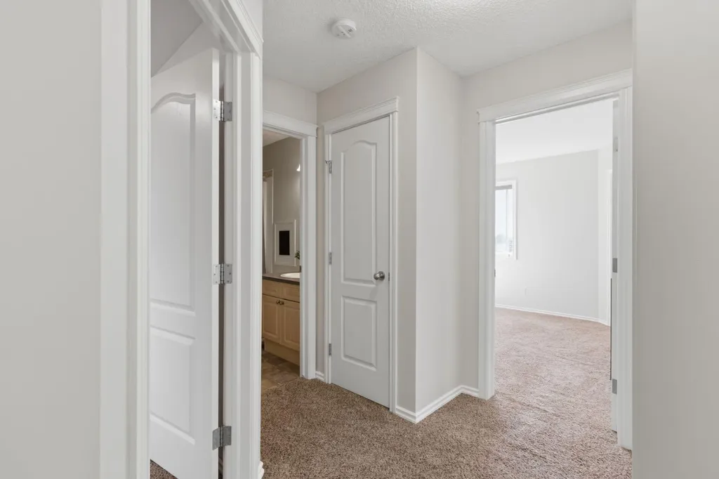 241 Somerside Close SW Calgary AB T2Y 4B6
