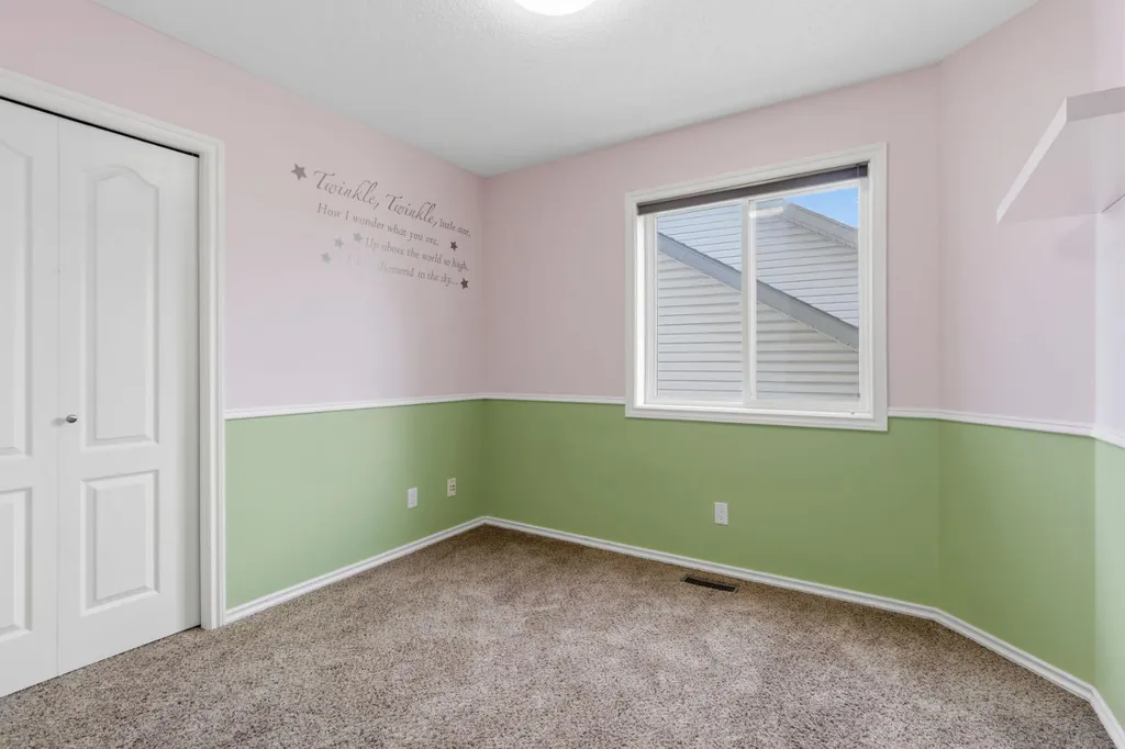 241 Somerside Close SW Calgary AB T2Y 4B6