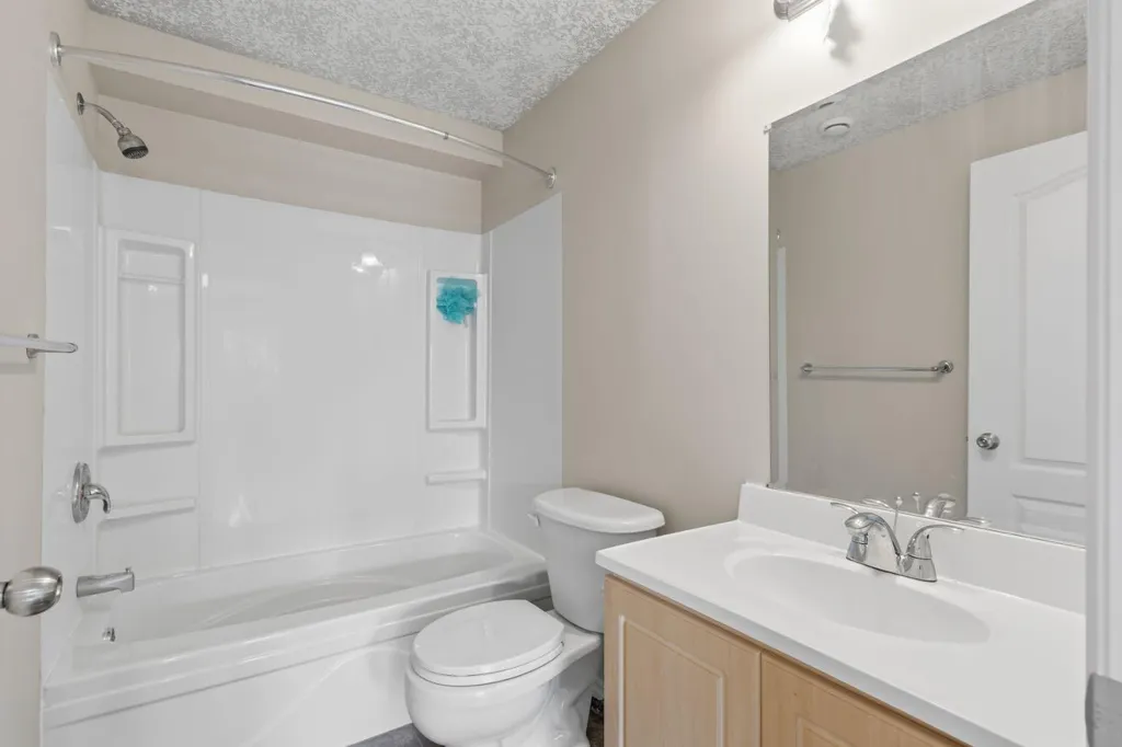 241 Somerside Close SW Calgary AB T2Y 4B6