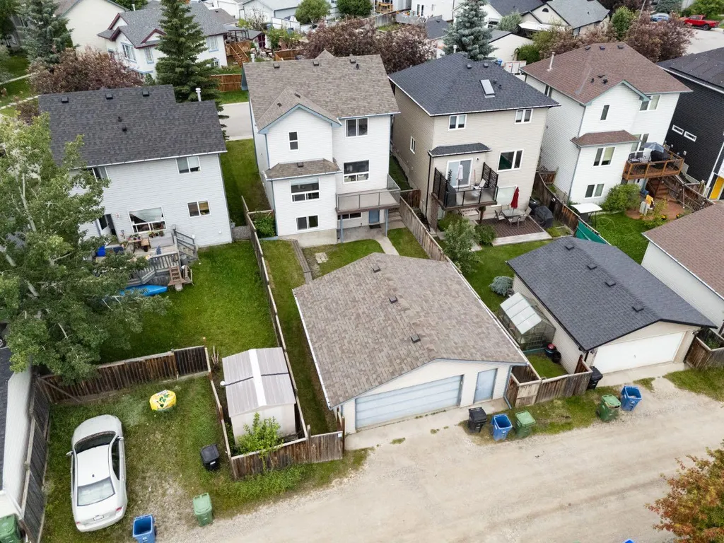 241 Somerside Close SW Calgary AB T2Y 4B6