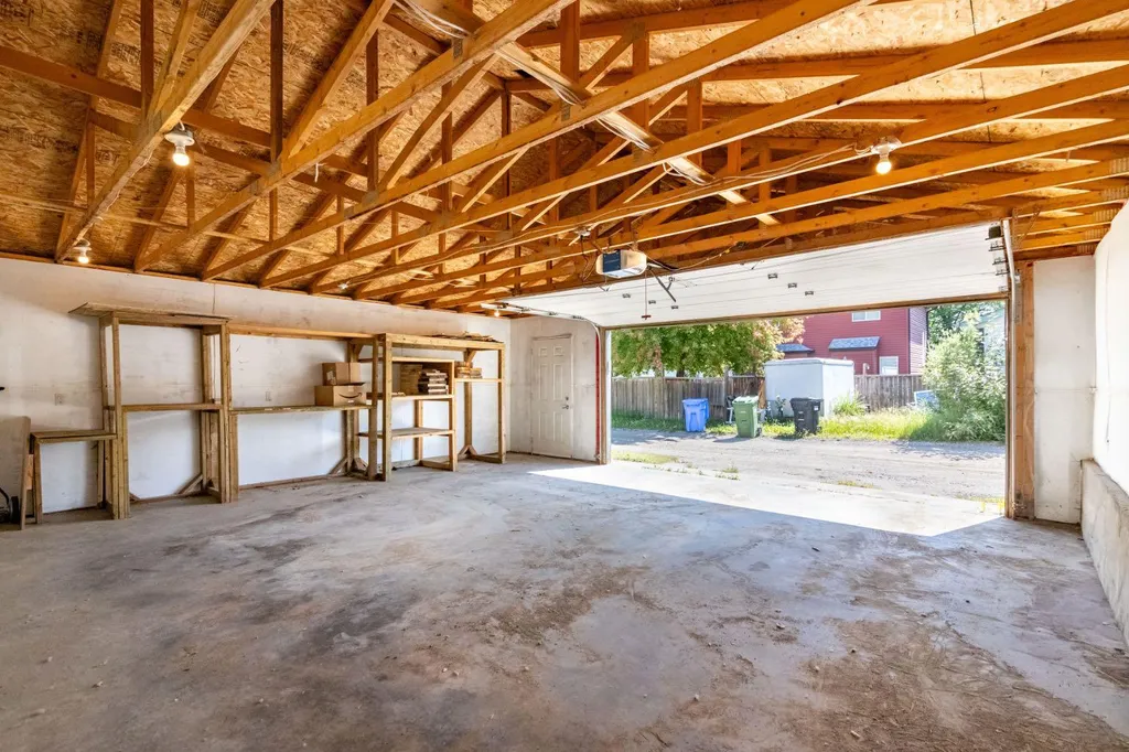 241 Somerside Close SW Calgary AB T2Y 4B6
